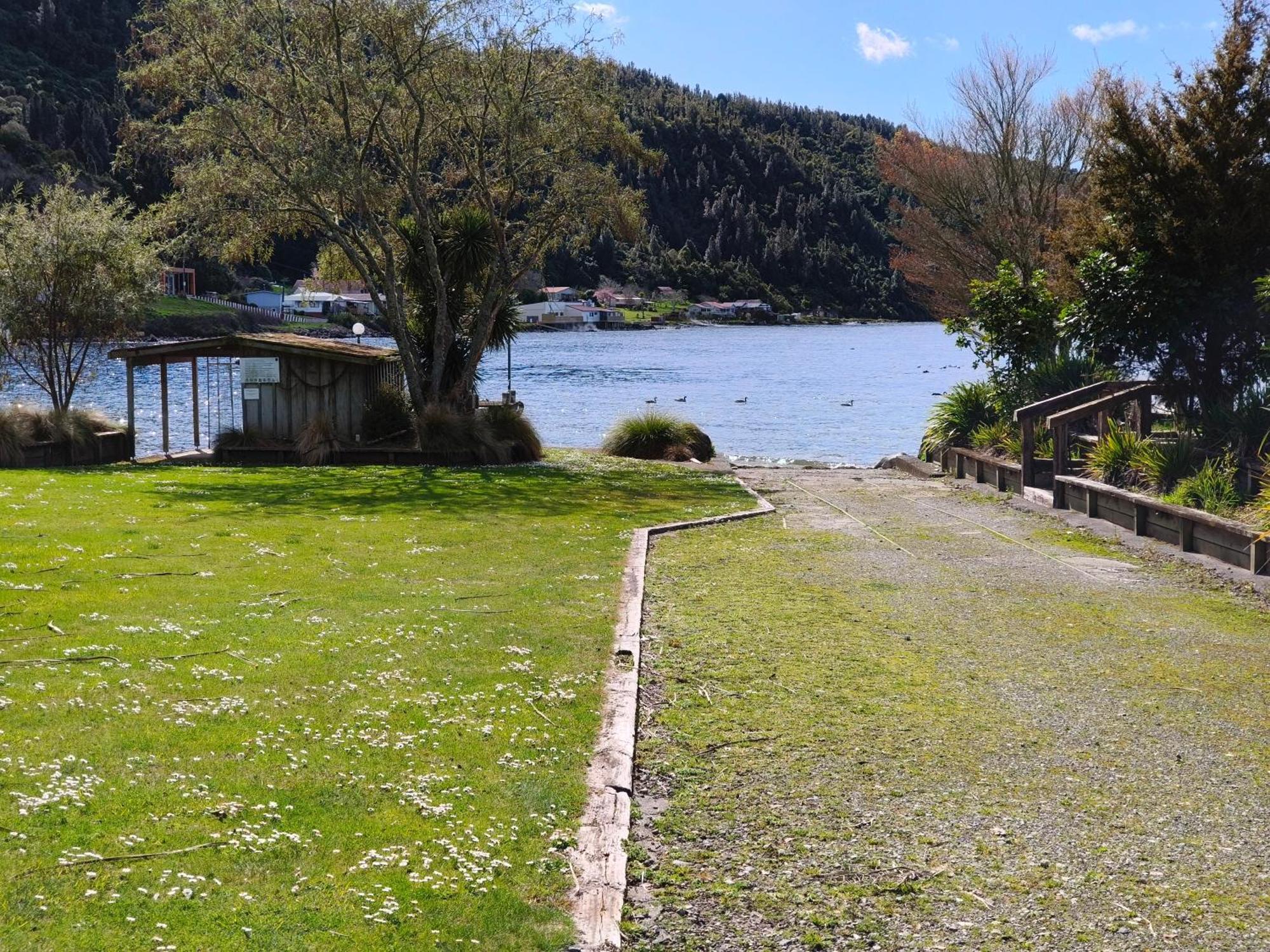 Braxmere Lodge Tokaanu Exterior photo