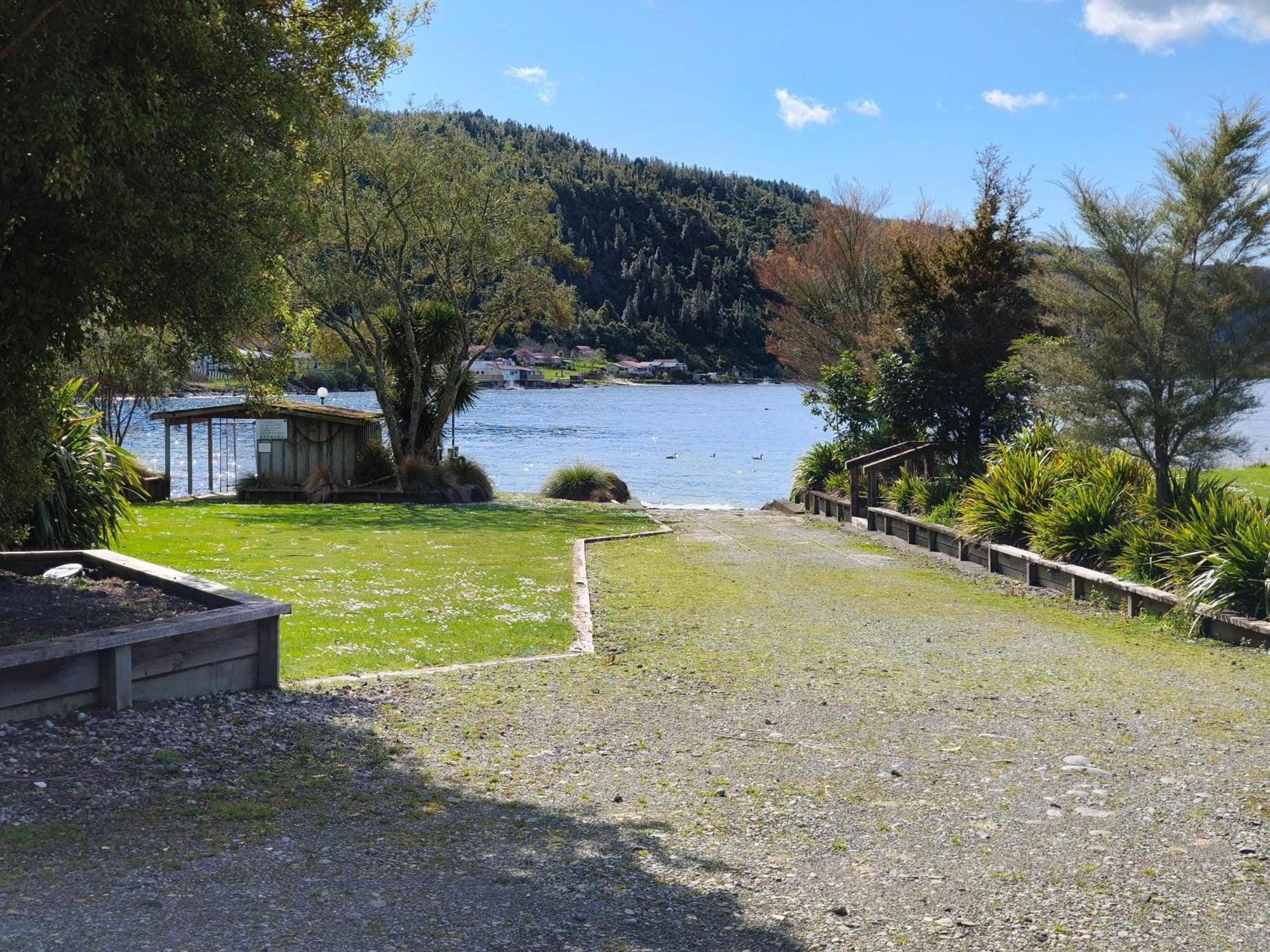 Braxmere Lodge Tokaanu Exterior photo